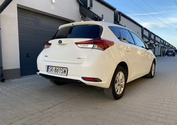 Toyota Auris cena 44900 przebieg: 229541, rok produkcji 2017 z Kraków małe 154